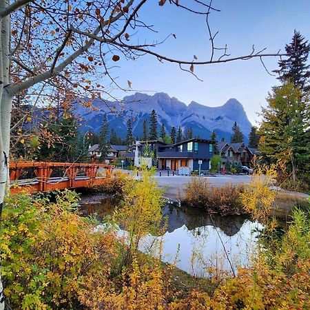 Luxurious Rundle Cliffs Lodge In Spring Creek Canmore Exterior foto