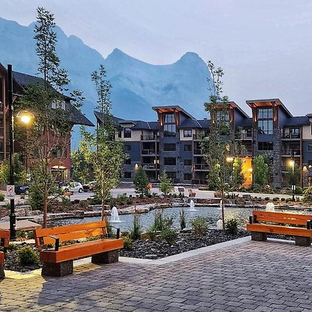 Luxurious Rundle Cliffs Lodge In Spring Creek Canmore Exterior foto