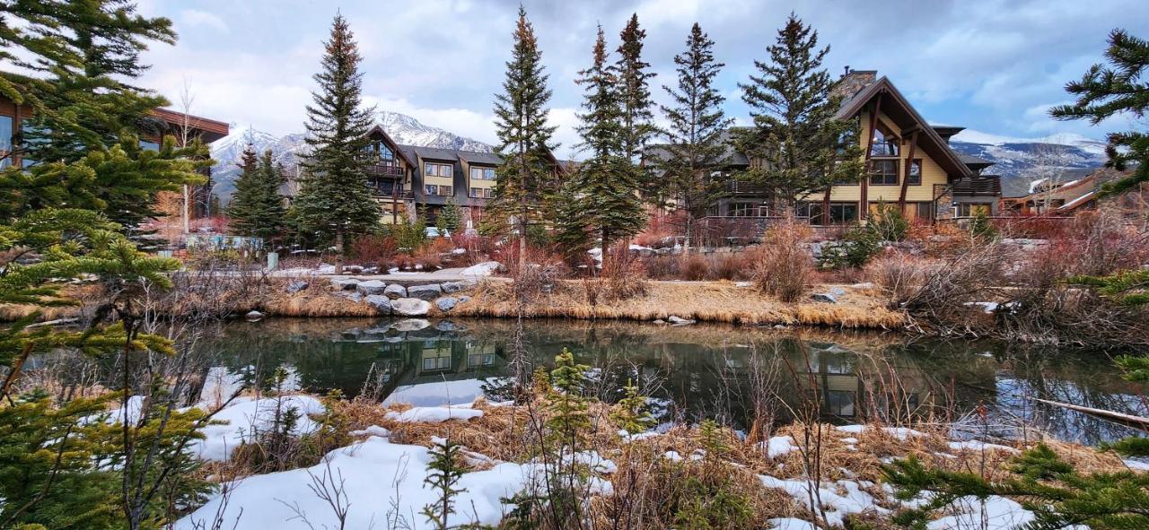 Luxurious Rundle Cliffs Lodge In Spring Creek Canmore Exterior foto